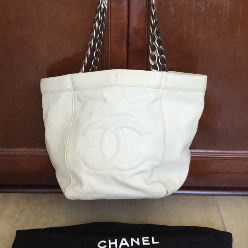 Authentic Chanel caviar cream tote w duster